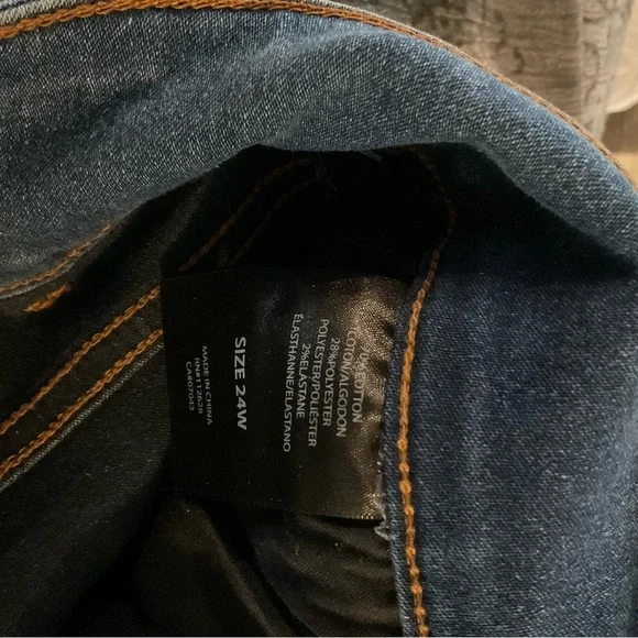 Tahari Women’s CapriJeans. Size 24 Measurements in Comments - Picture 10 of 13